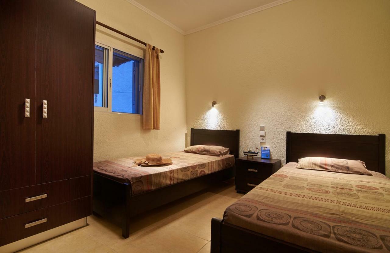 Sunset Studios - Suites With Seaview & Back Side Apartements 토로니 외부 사진